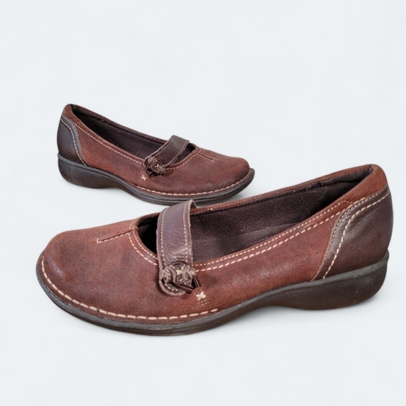 Clarks Artisan Brown Suede Leather Mary Jane Flats Comfy Size 8.5 - Picture 1 of 15